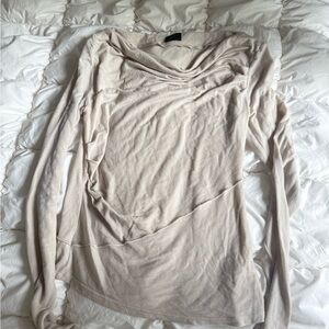 Geel Drew top in fog